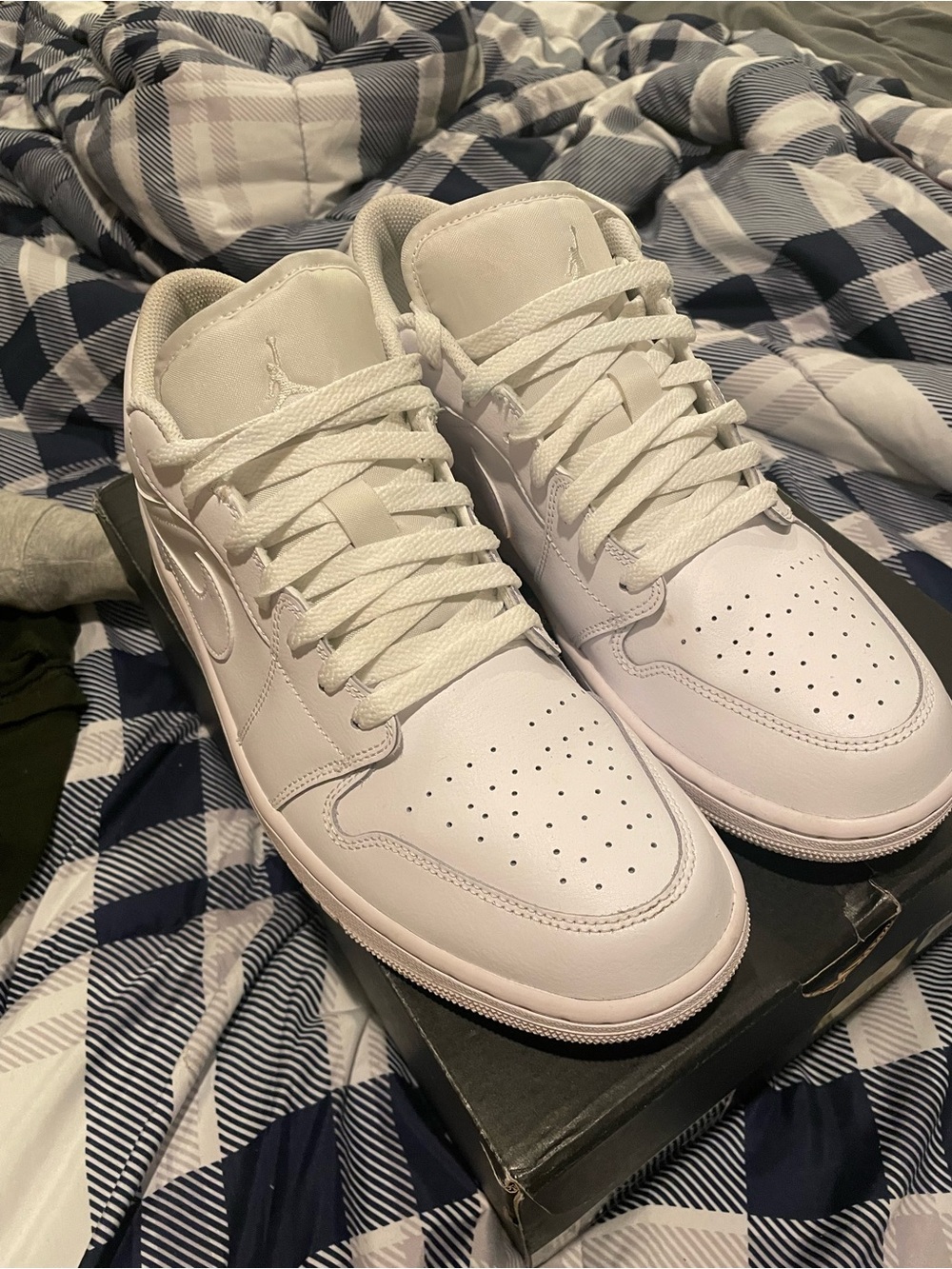 Nike Air Jordan 1 Low Triple White Size 11.5